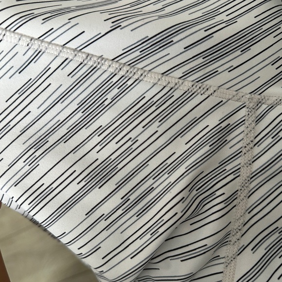 P'tula Desiree II Swift 7/8 Ankle Crop Black White Stripe Leggings Womens Size M - Picture 6 of 7